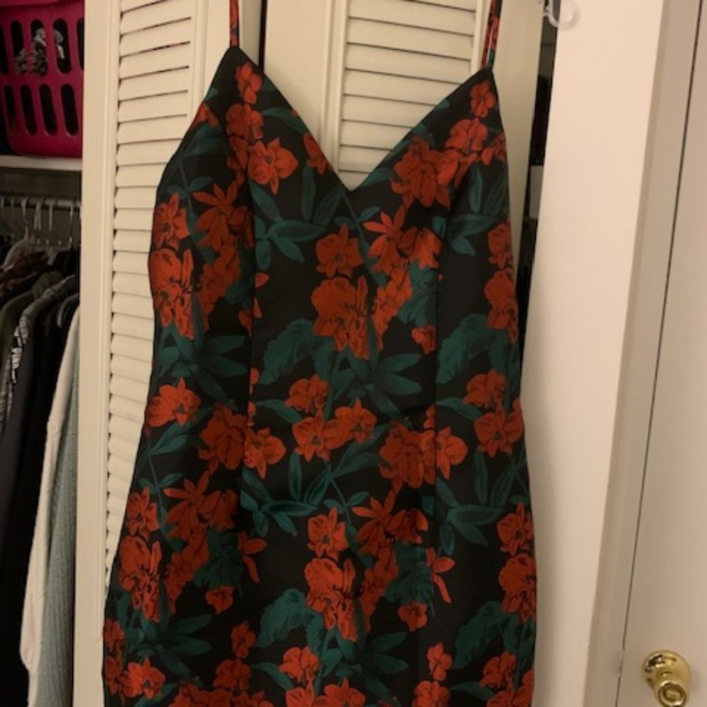 Lulu's- Size Large- Poinsetta Spaghetti Strap Dress